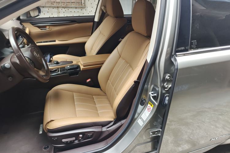 Used Lexus ES 2015 300h Comfort Edition Left Front Seat