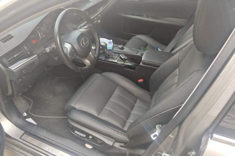 Used Lexus ES 2015 300h Comfort Edition Left Front Seat