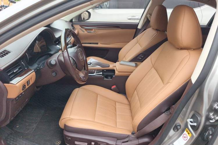 Used Lexus ES 2015 300h Premium Edition Left Front Seat