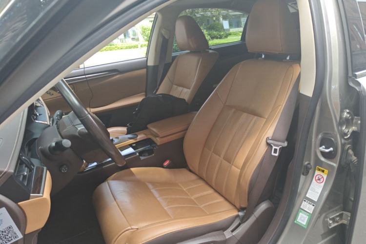 Used Lexus ES 2015 300h Luxury Edition Left Front Seat