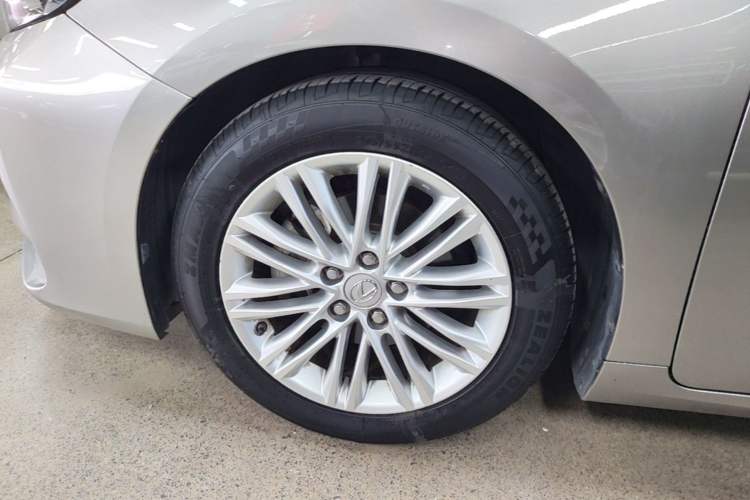 Used Lexus ES 2015 200 Elite Edition Left Front Wheel Hub