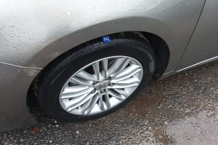 Used Lexus ES 2015 200 Elite Edition Left Front Wheel Hub