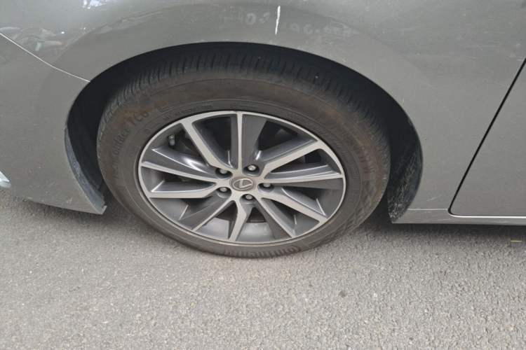 Used Lexus ES 2015 300h Luxury Edition Left Front Wheel Hub