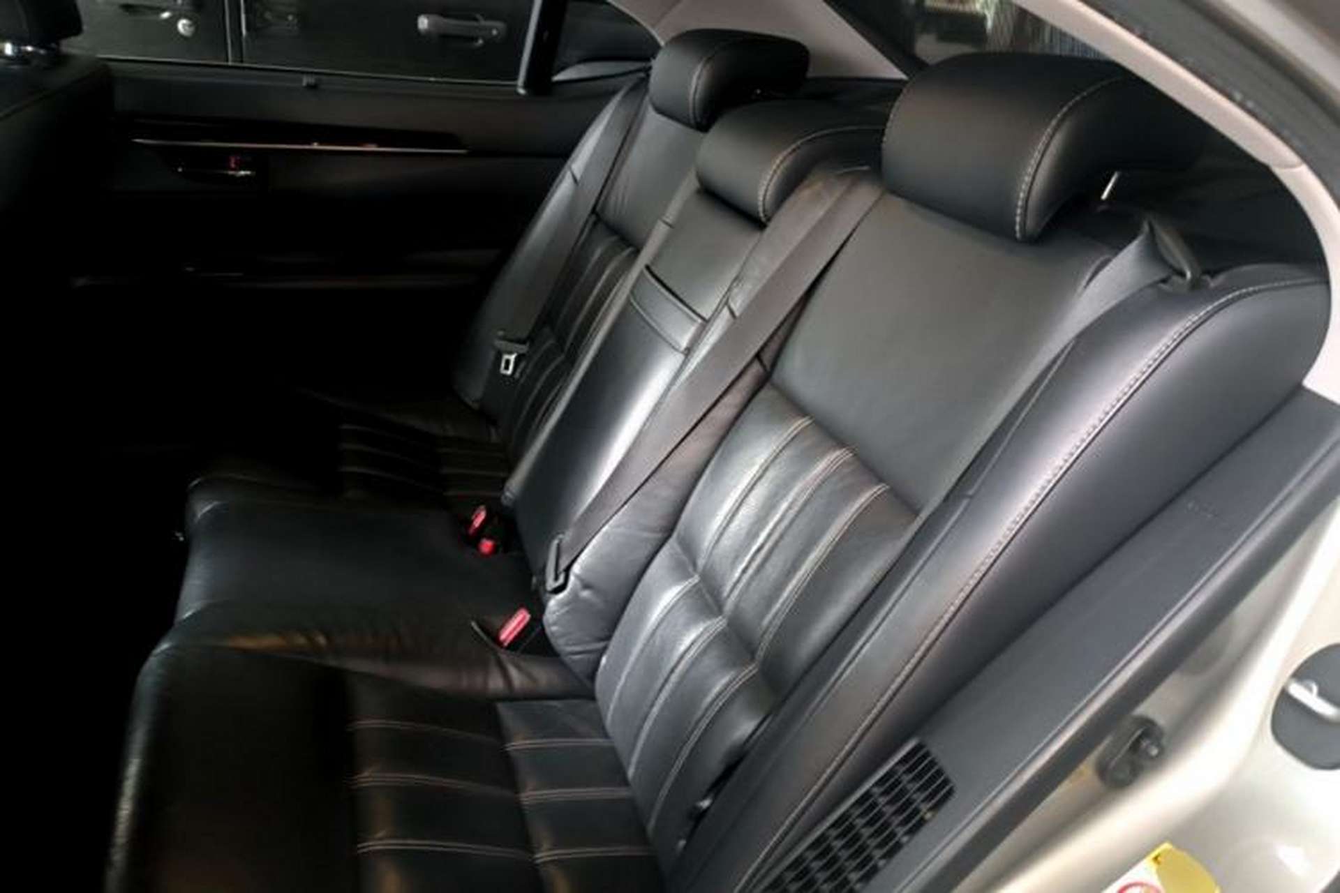 Used Lexus ES 2015 300h Luxury Edition Left Rear Seat