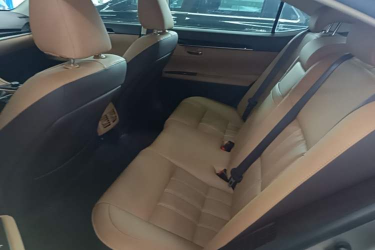 Used Lexus ES 2015 300h Comfort Edition Left Rear Seat