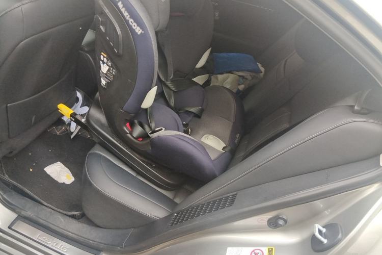 Used Lexus ES 2015 300h Comfort Edition Left Rear Seat