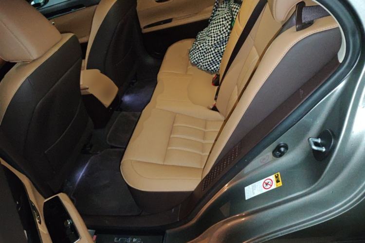 Used Lexus ES 2015 300h Comfort Edition Left Rear Seat