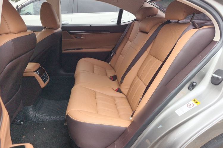 Used Lexus ES 2015 300h Premium Edition Left Rear Seat