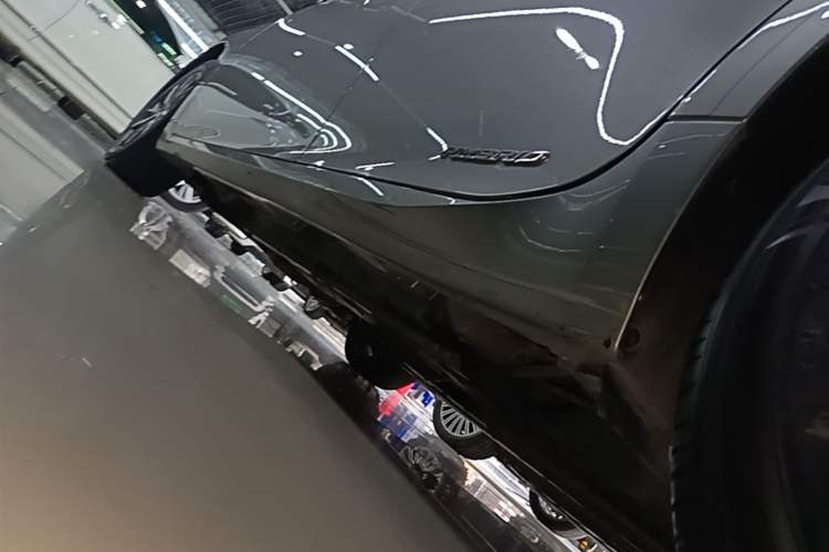 Used Lexus ES 2015 300h Comfort Edition Left Side Sill