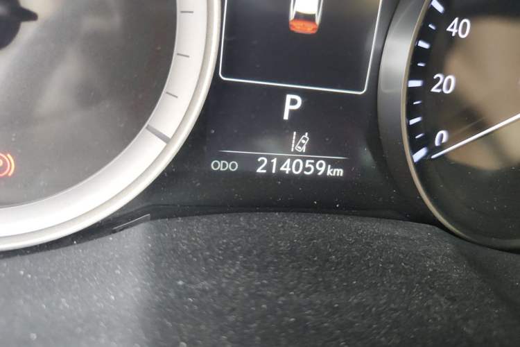 Used Lexus ES 2015 300h Comfort Edition Odometer Close Up