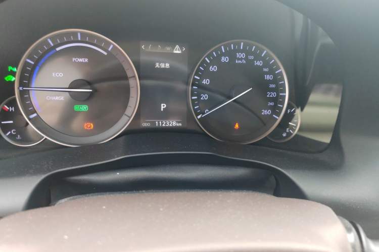 Used Lexus ES 2015 300h Comfort Edition Odometer Close Up