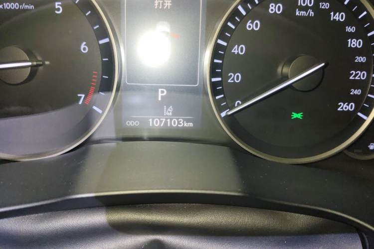 Used Lexus ES 2015 200 Comfort Edition Odometer Close Up