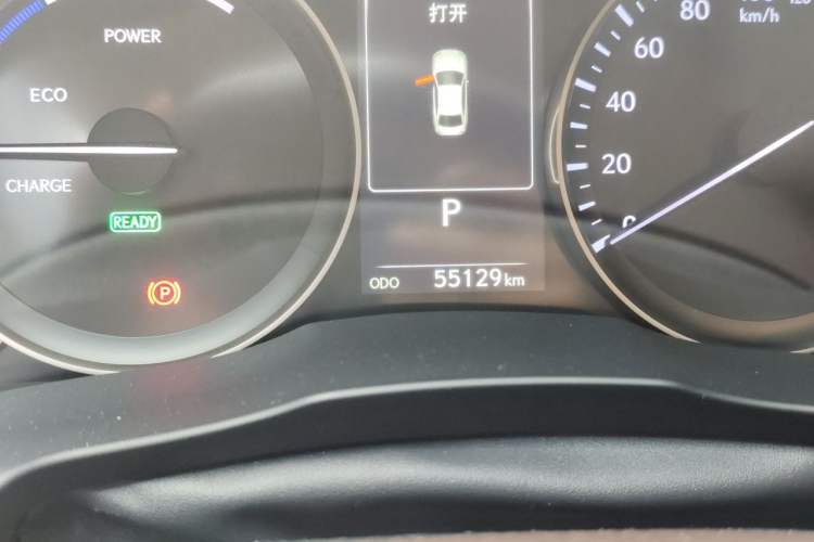 Used Lexus ES 2015 300h Comfort Edition Odometer Close Up