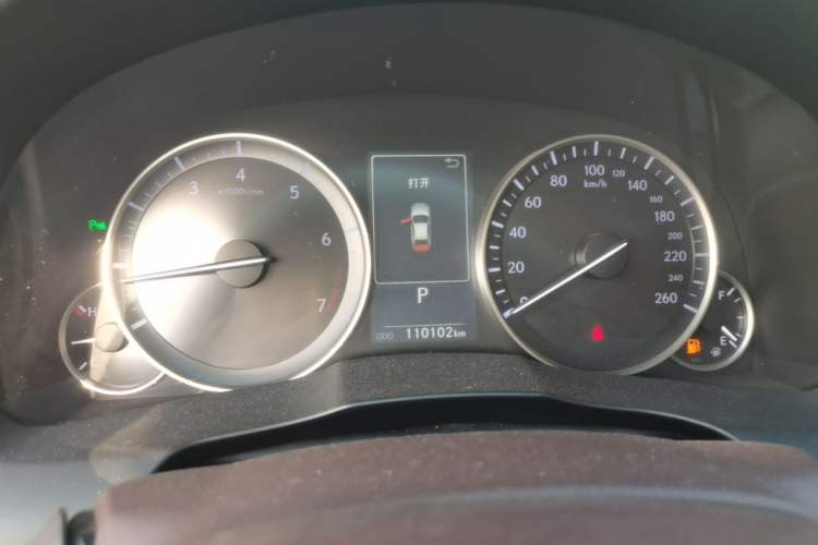 Used Lexus ES 2015 200 Elite Edition Odometer Close Up