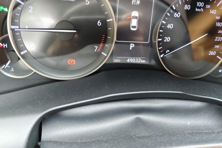 Used Lexus ES 2015 200 Comfort Edition Odometer Close Up