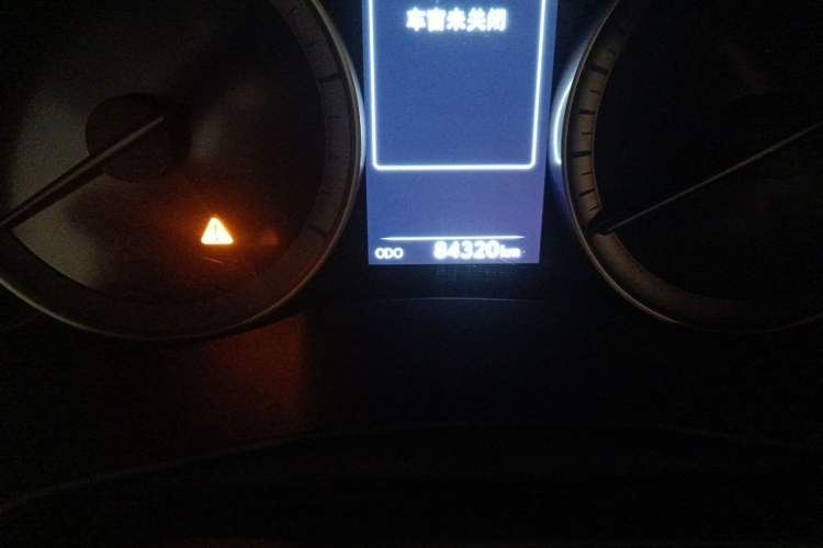Used Lexus ES 2015 200 Comfort Edition Odometer Close Up