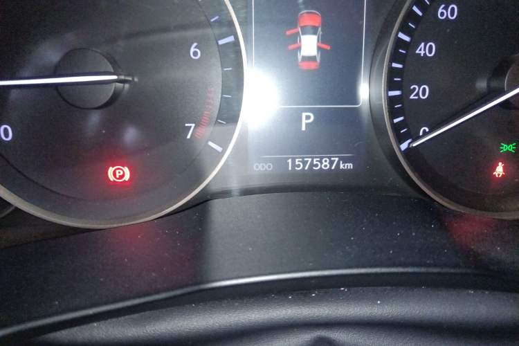 Used Lexus ES 2015 200 Elite Edition Odometer Close Up
