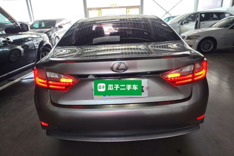 Used Lexus ES 2015 200 Elite Edition Rear