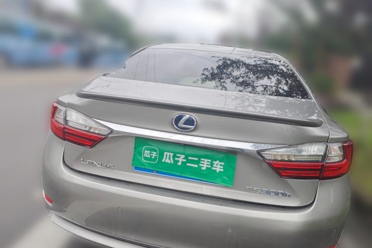 Used Lexus ES 2015 300h Comfort Edition Rear