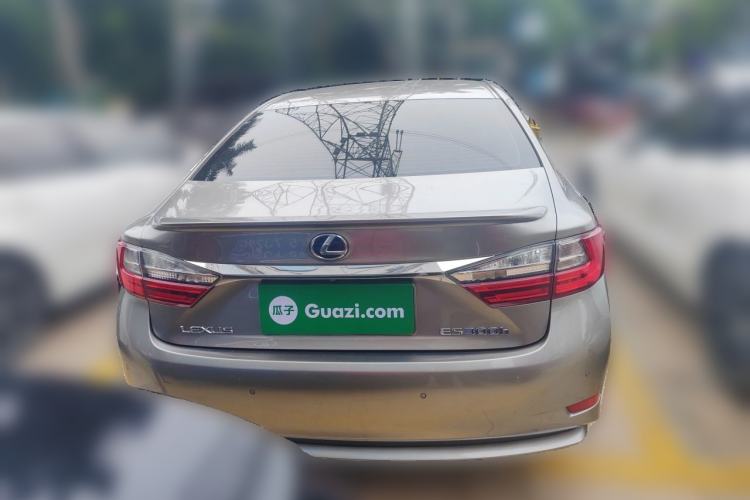 Used Lexus ES 2015 300h Comfort Edition Rear
