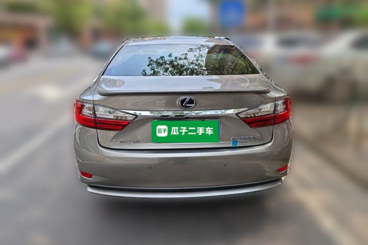 Used Lexus ES 2015 300h Comfort Edition Rear