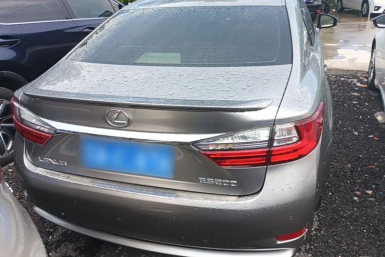 Used Lexus ES 2015 200 Elite Edition Rear