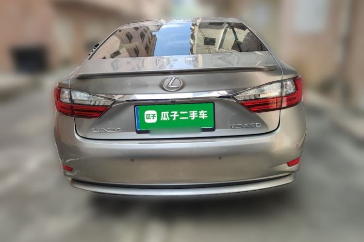 Used Lexus ES 2015 200 Elite Edition Rear