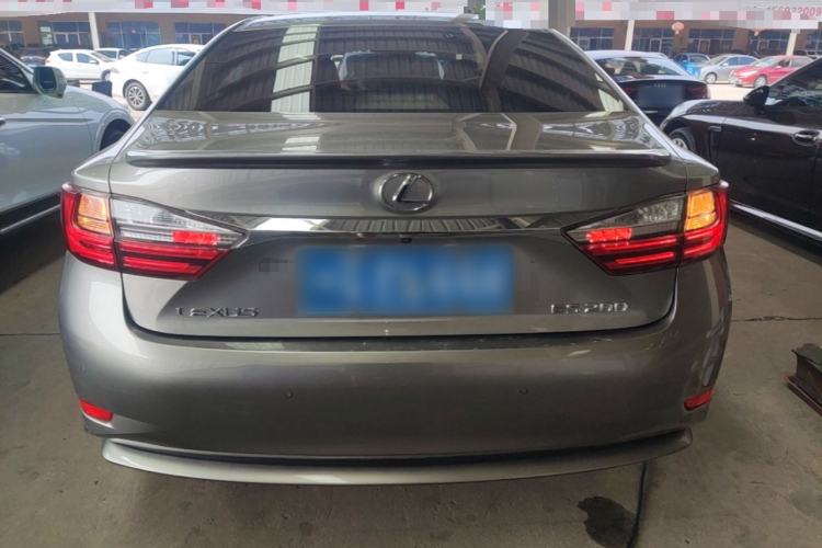 Used Lexus ES 2015 200 Elite Edition Rear