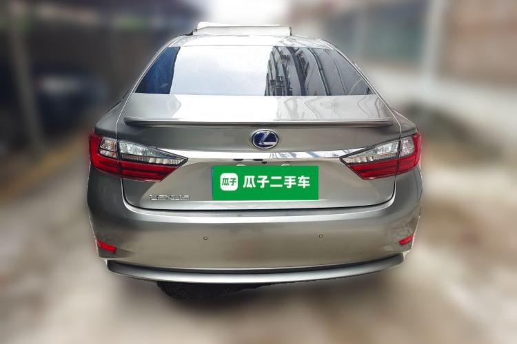 Used Lexus ES 2015 300h Comfort Edition Rear