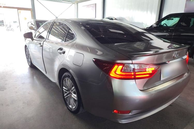 Used Lexus ES 2015 200 Elite Edition Rear Left 45 Deg