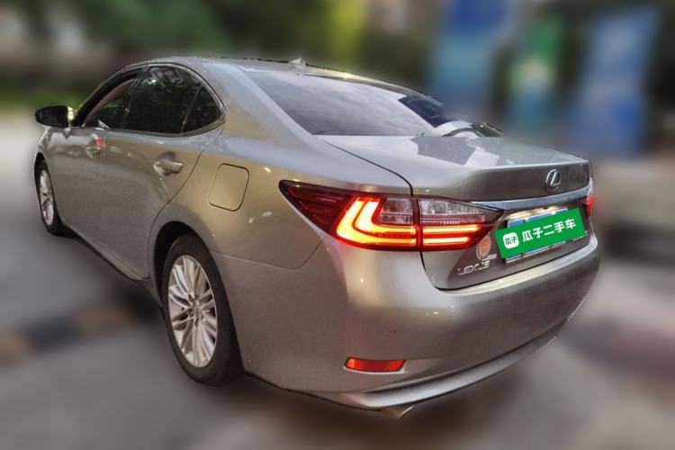 Used Lexus ES 2015 250 Elegant Edition Rear Left 45 Deg