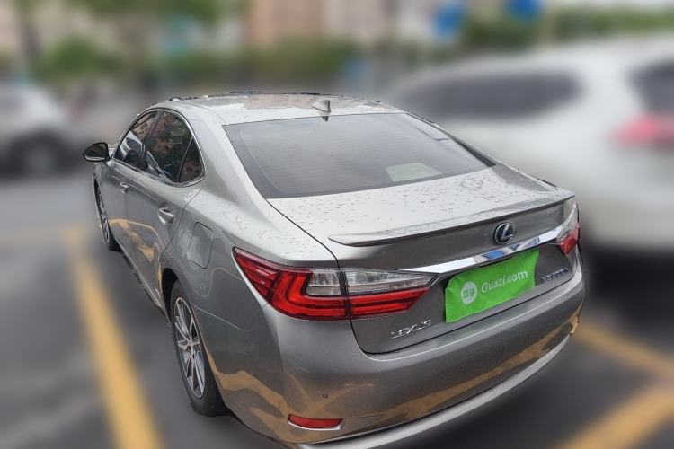 Used Lexus ES 2015 300h Premium Edition Rear Left 45 Deg