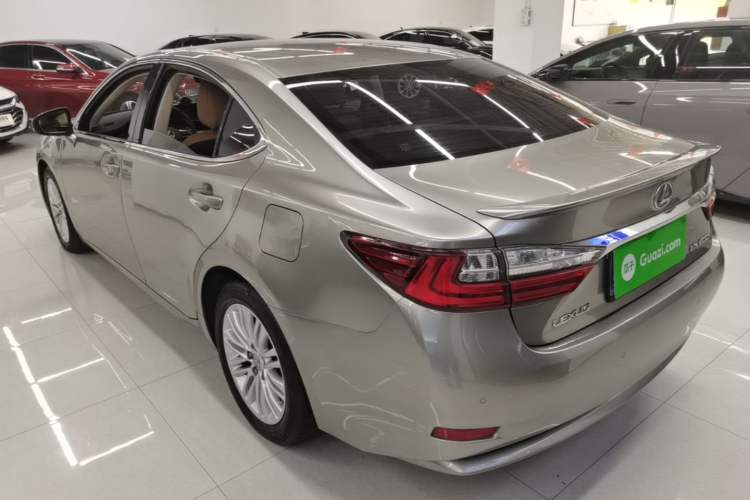 Used Lexus ES 2015 200 Elite Edition Rear Left 45 Deg