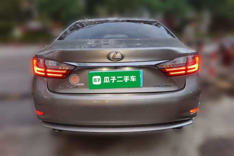 Used Lexus ES 2015 250 Elegant Edition Rear