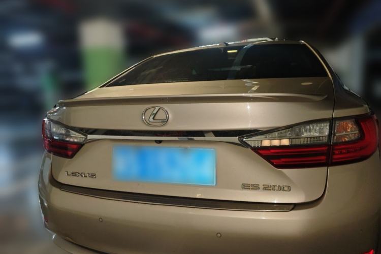 Used Lexus ES 2015 200 Elite Edition Rear