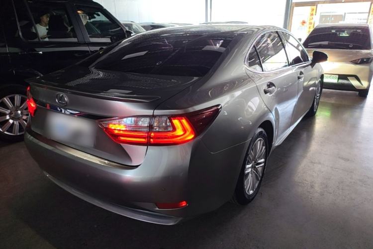 Used Lexus ES 2015 200 Elite Edition Rear Right 45 Deg