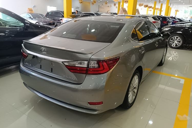 Used Lexus ES 2015 200 Elite Edition Rear Right 45 Deg