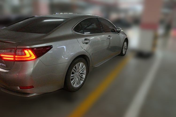 Used Lexus ES 2015 200 Elite Edition Rear Right 45 Deg