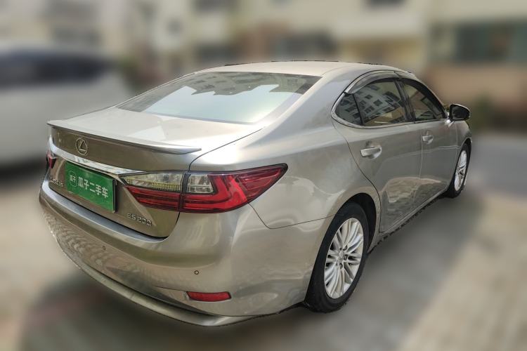 Used Lexus ES 2015 200 Elite Edition Rear Right 45 Deg