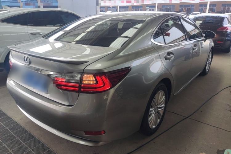 Used Lexus ES 2015 200 Elite Edition Rear Right 45 Deg