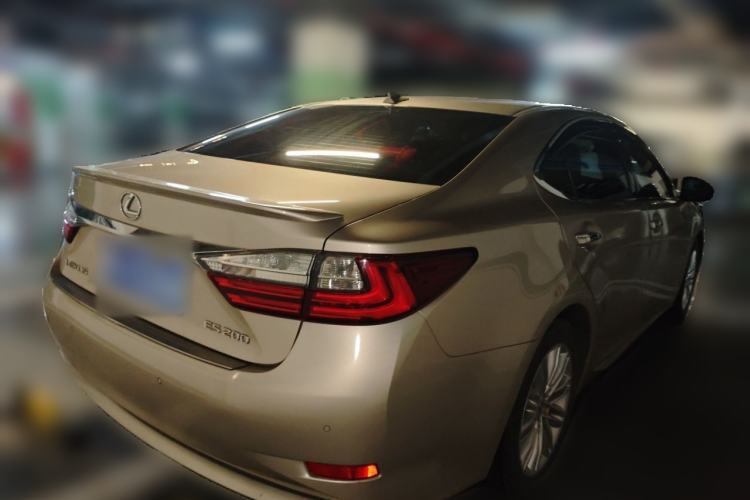 Used Lexus ES 2015 200 Elite Edition Rear Right 45 Deg