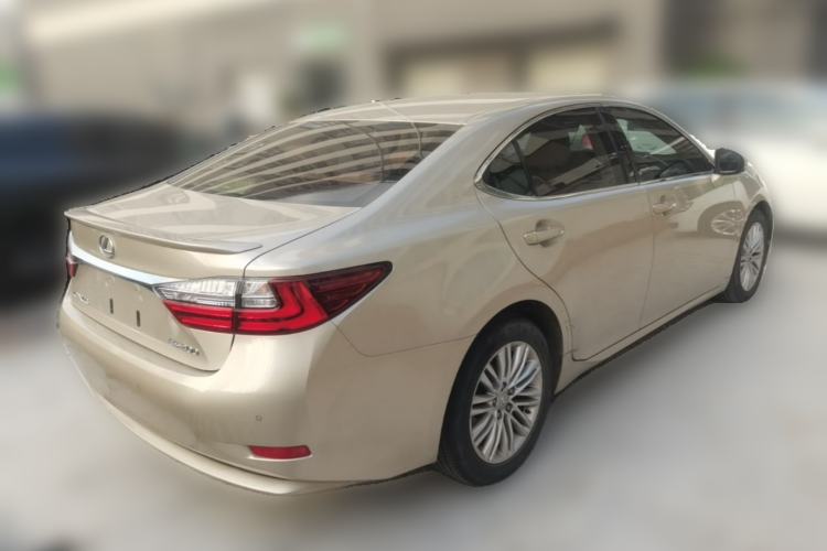 Used Lexus ES 2015 200 Elite Edition Rear Right 45 Deg
