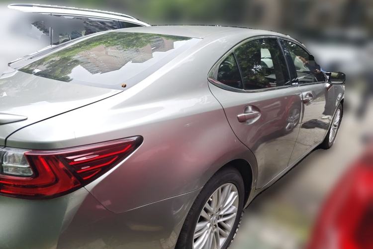 Used Lexus ES 2015 200 Comfort Edition Rear Right 45 Deg