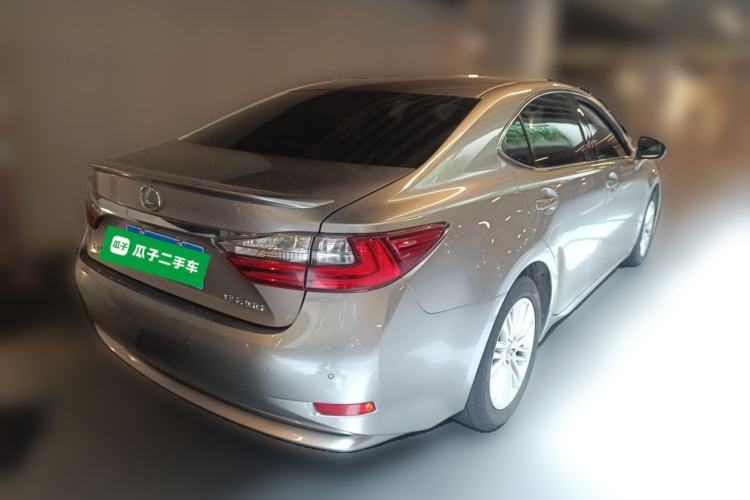 Used Lexus ES 2015 200 Comfort Edition Rear Right 45 Deg
