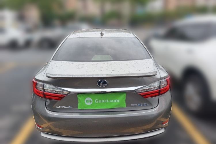 Used Lexus ES 2015 300h Premium Edition Rear