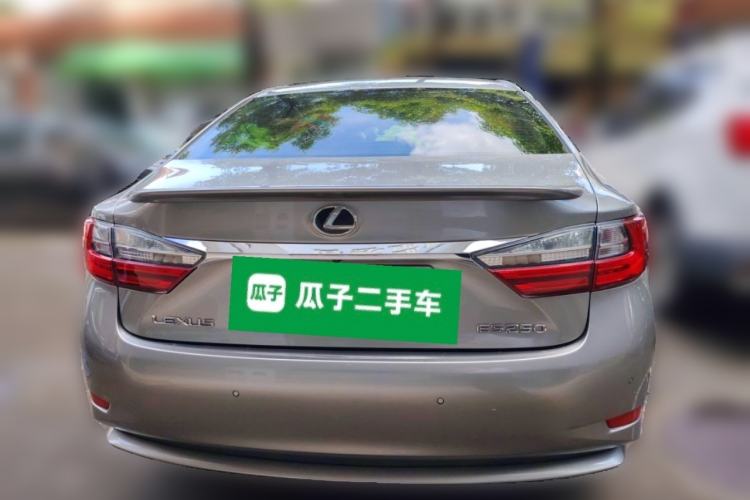 Used Lexus ES 2015 200 Elite Edition Rear