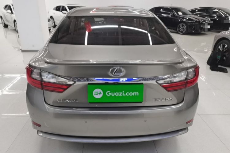 Used Lexus ES 2015 200 Elite Edition Rear