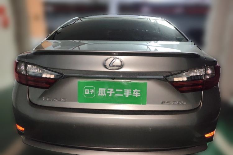 Used Lexus ES 2015 200 Comfort Edition Rear