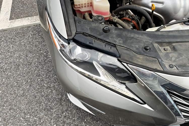 Used Lexus ES 2015 300h Comfort Edition Right Front Headlight