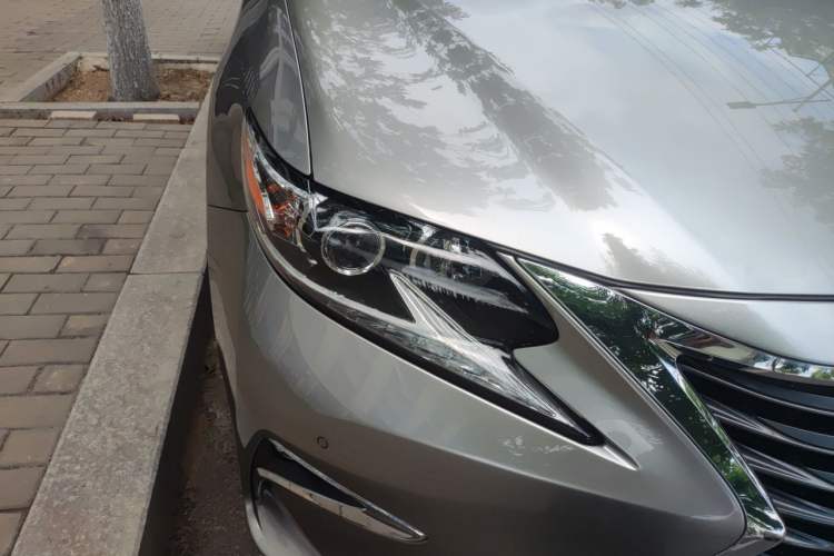 Used Lexus ES 2015 300h Comfort Edition Right Front Headlight
